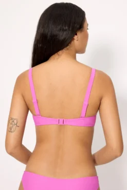 Top bikini con aro rosa copa B