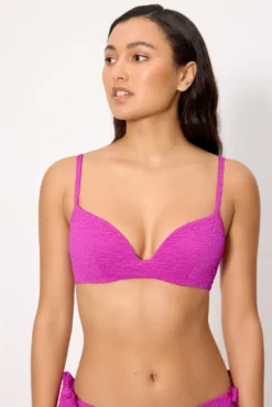 Top bikini con textura lila copa B
