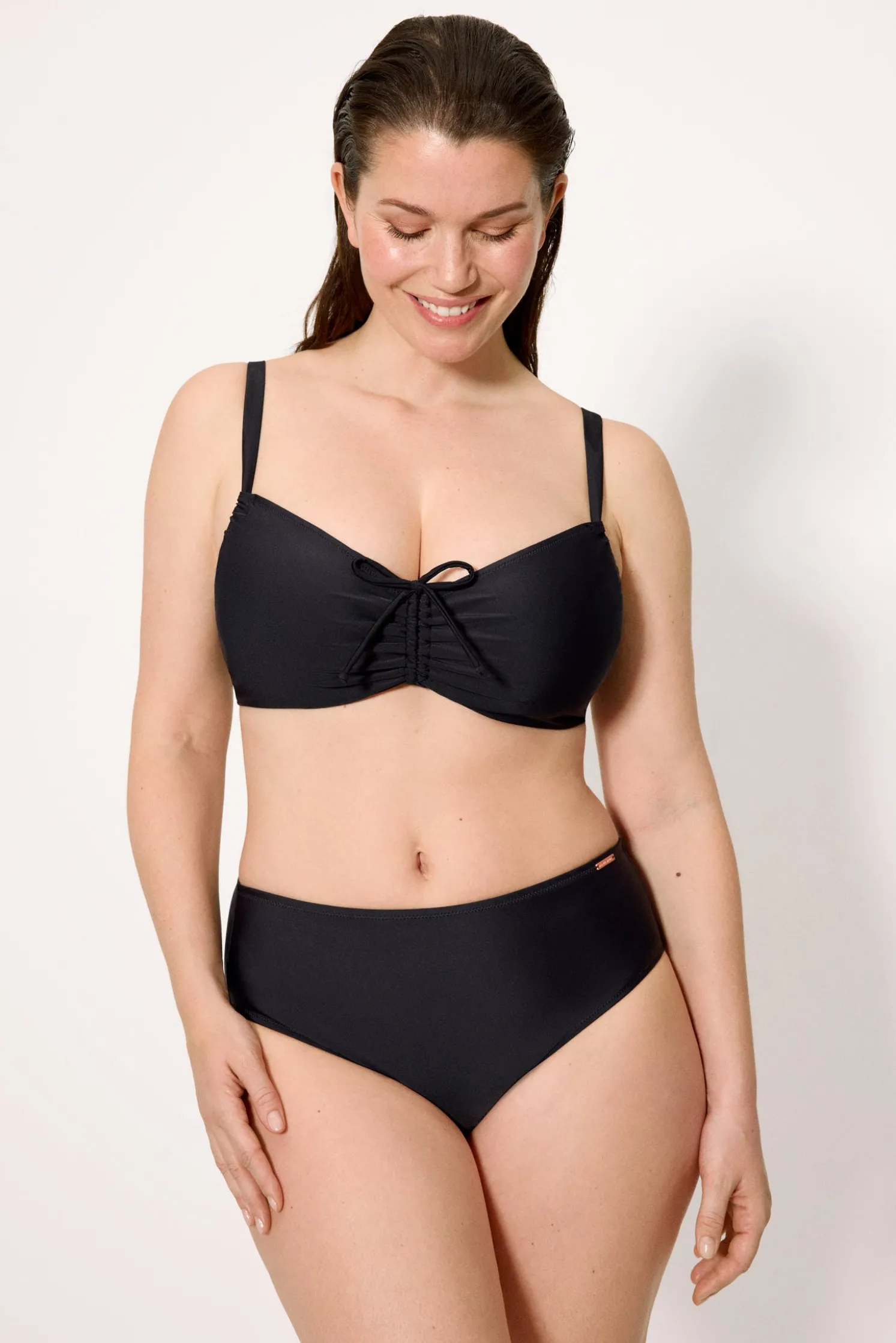 Top bikini reductor negro copas D y E