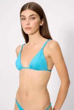 Top bikini triángulo con brillo azul copa B