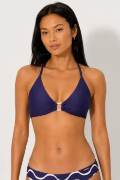 Top bikini triángulo marino detalle broche copa B