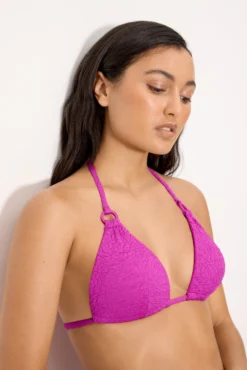 Top bikini triángulo push-up con textura lila copa B