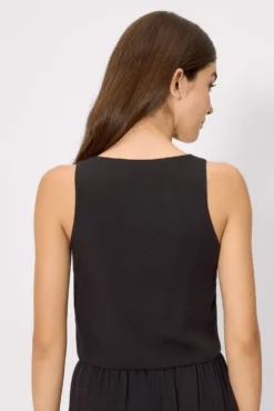 Top chaleco anudado tirantes negro