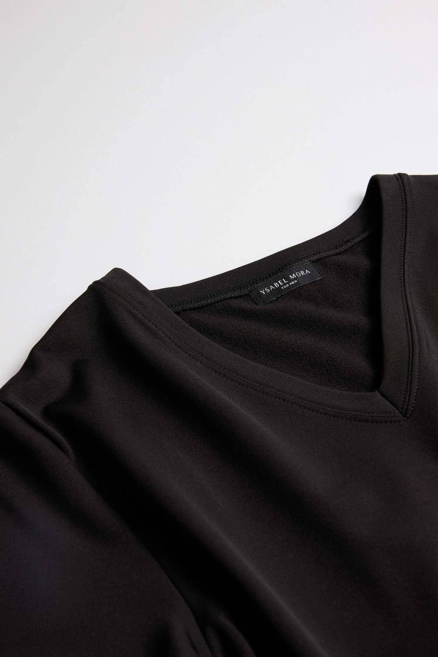 TÉRMICO Camiseta interior cuello pico manga corta negro