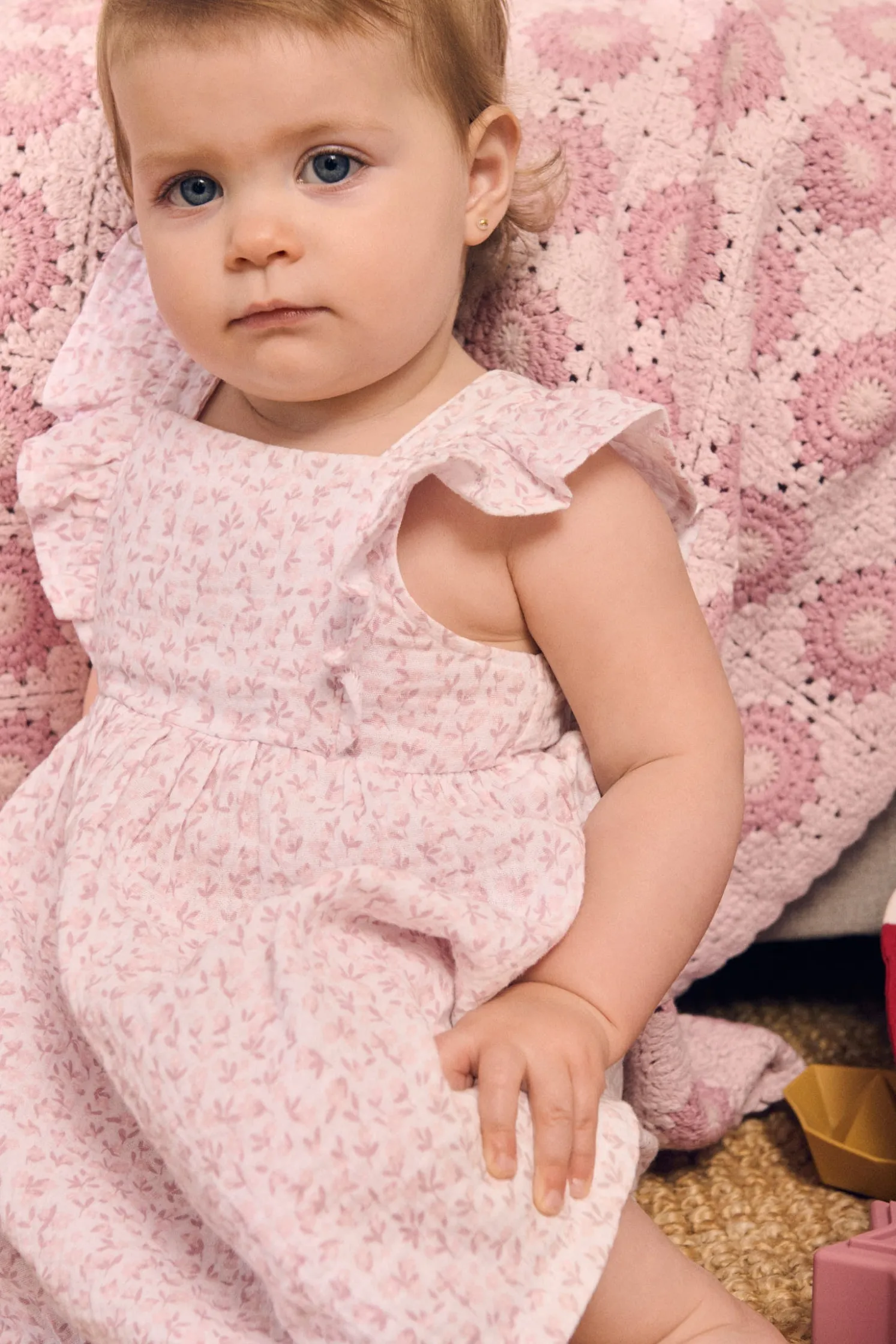 Vestido bebé sin mangas estampado floral