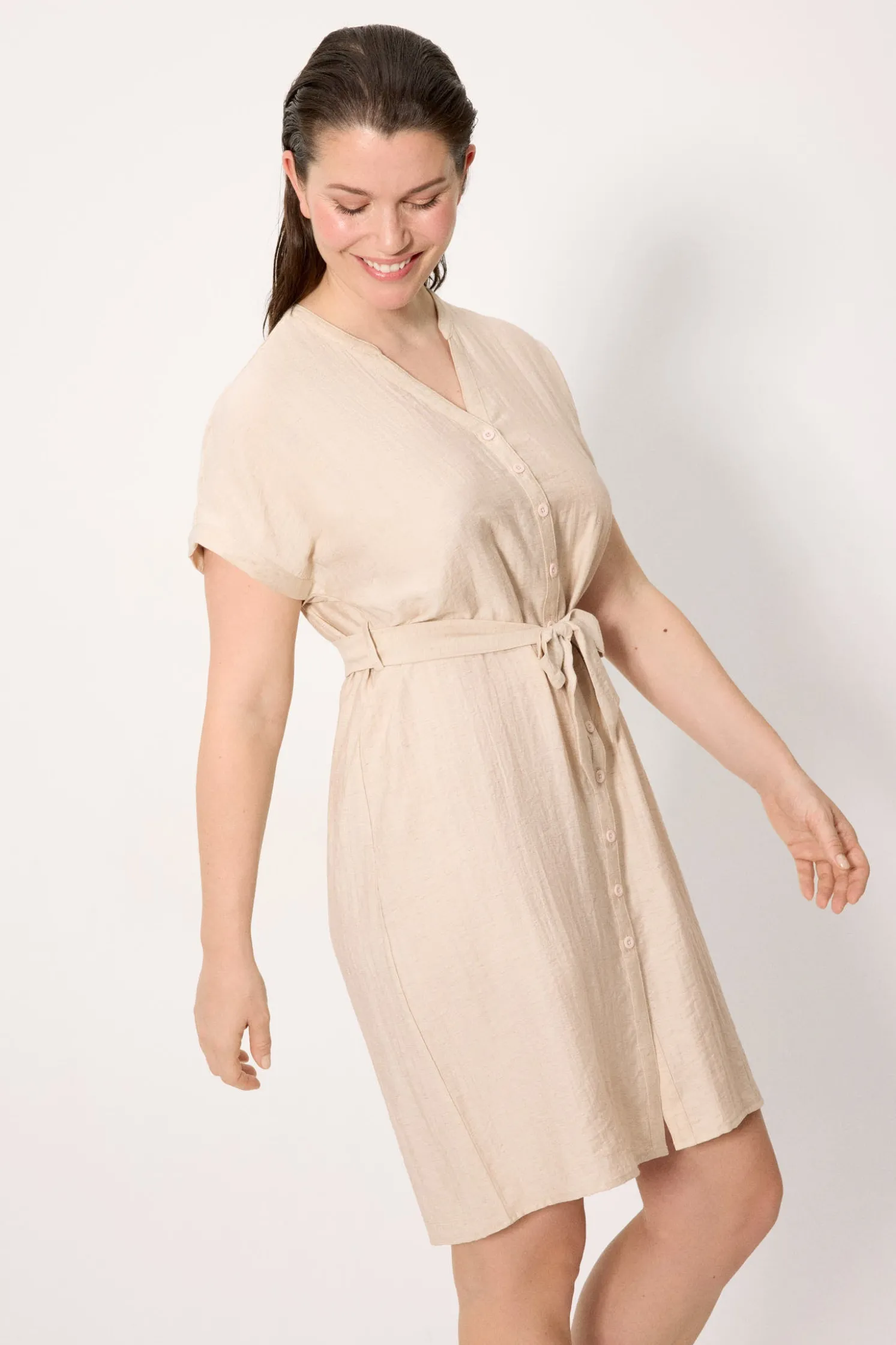 Vestido camisero manga corta con lino