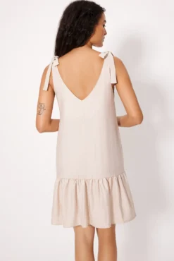 Vestido corto con lino tirantes anudados