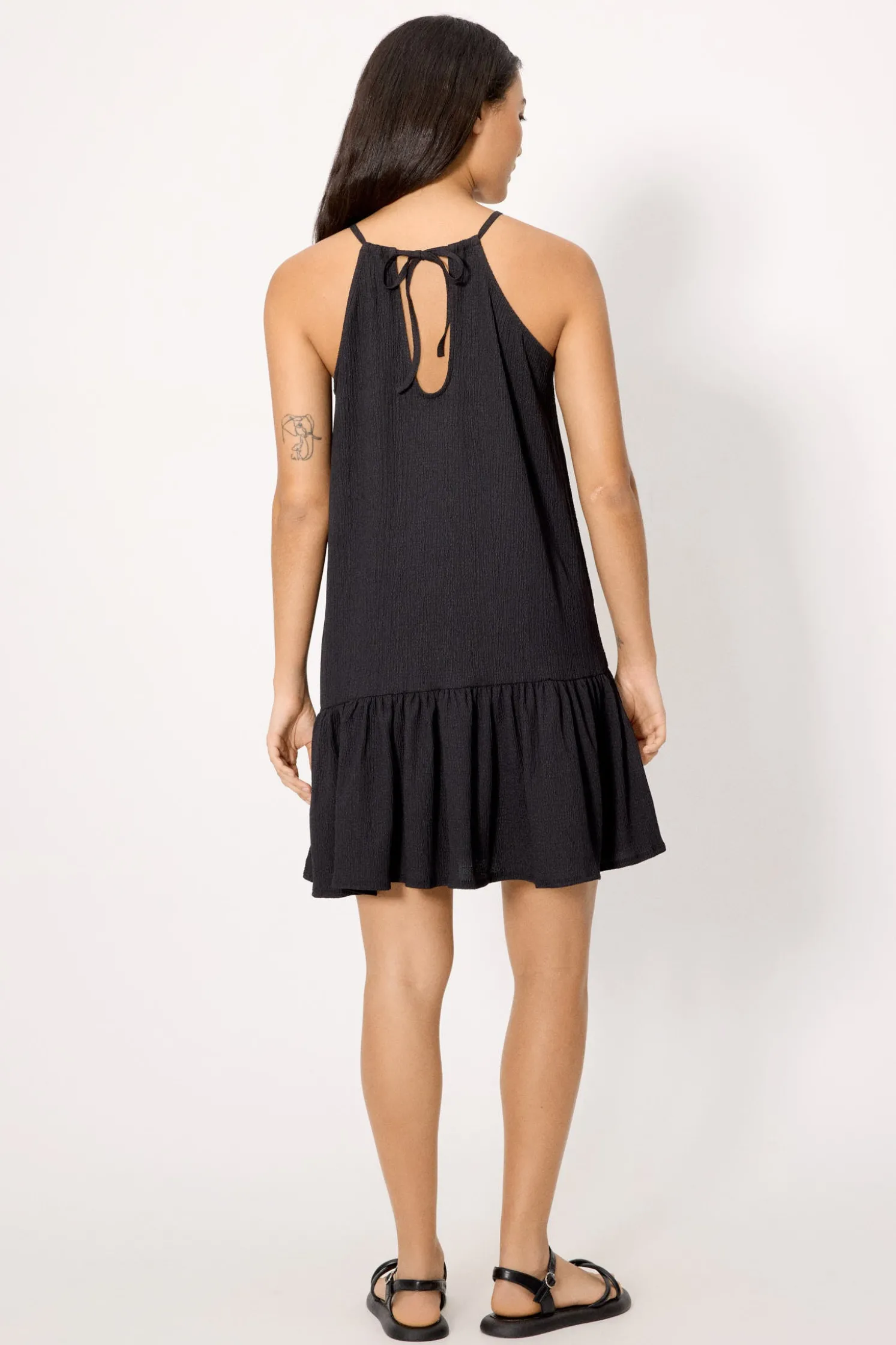 Vestido corto ligero tirantes negro