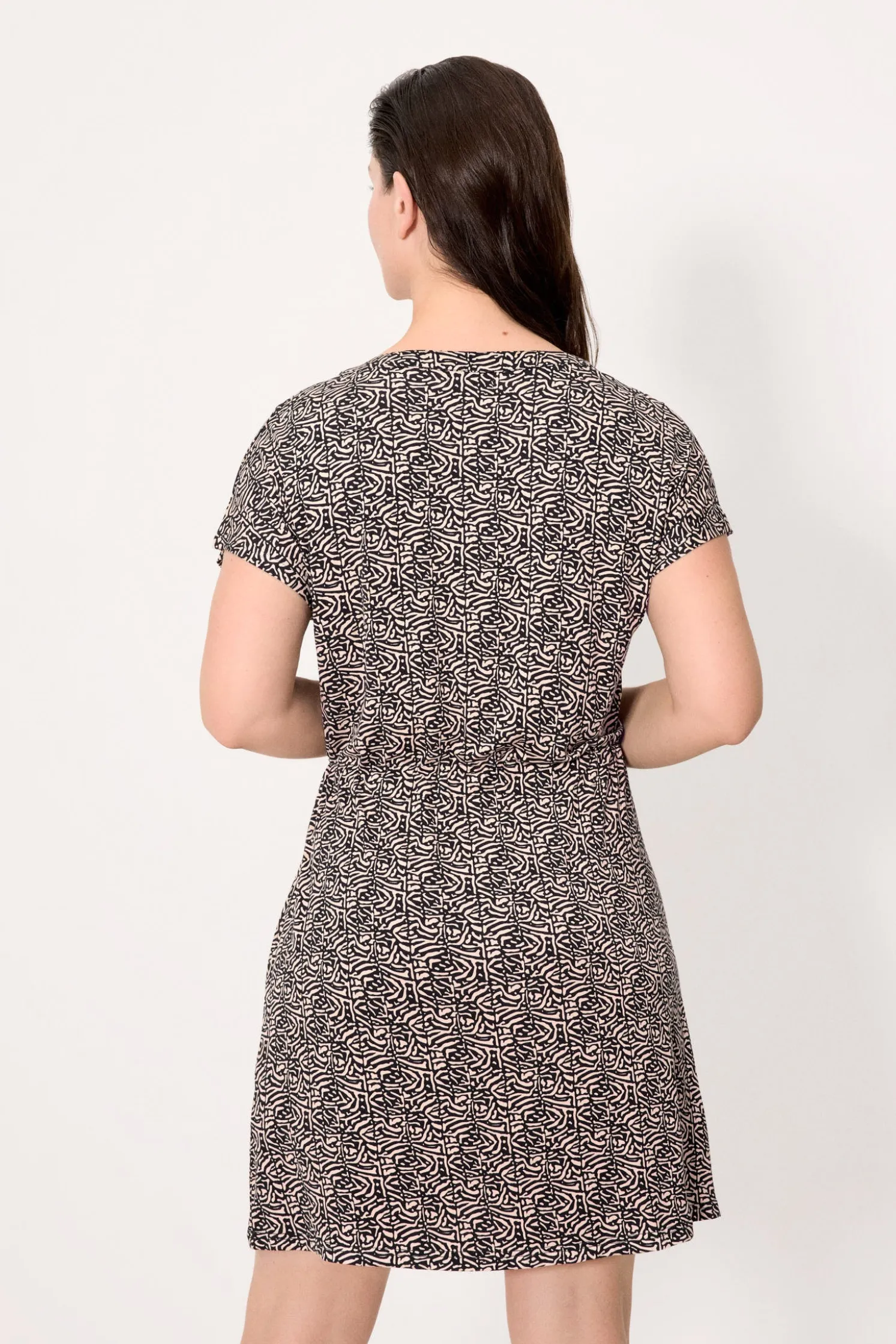Vestido corto manga corta estampado