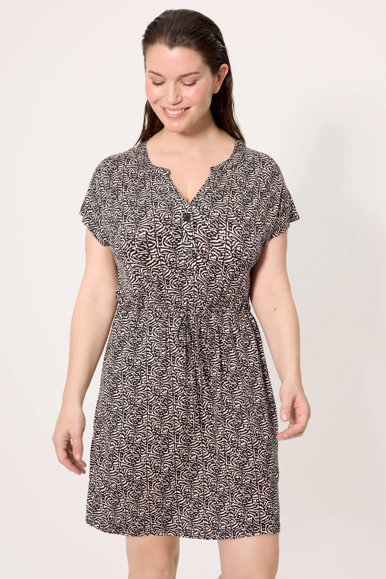 Vestido corto manga corta estampado