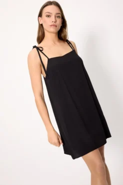 Vestido corto tirantes anudados negro