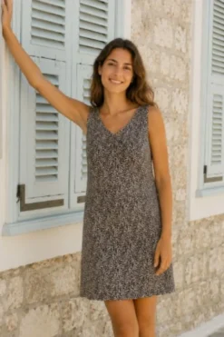 Vestido corto tirantes estampado